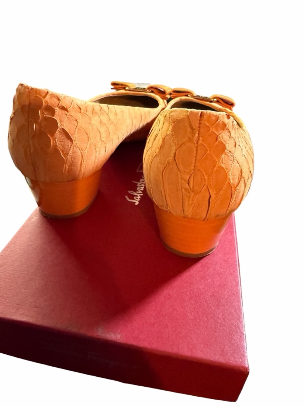 Rare NIB Salvatore Ferragamo Orange Python Vara Bow Pumps - 9B - Picture 4 of 5